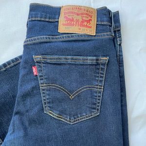 Levi’s 511 32x30 jeans with stretch. Classic.
